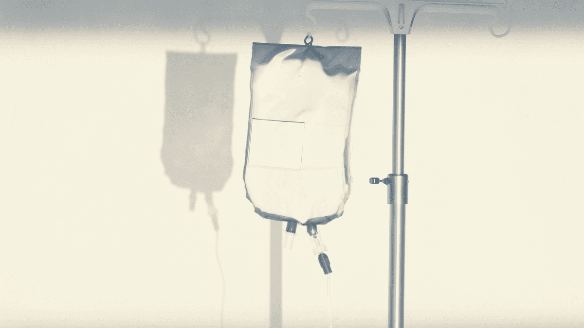 Sleep anesthesia for skin treatments: when it is worth it, when it is a sales add-on.